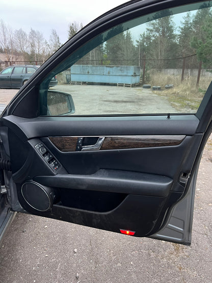 Mercedes Benz C200 2009.G.rezerves daļas