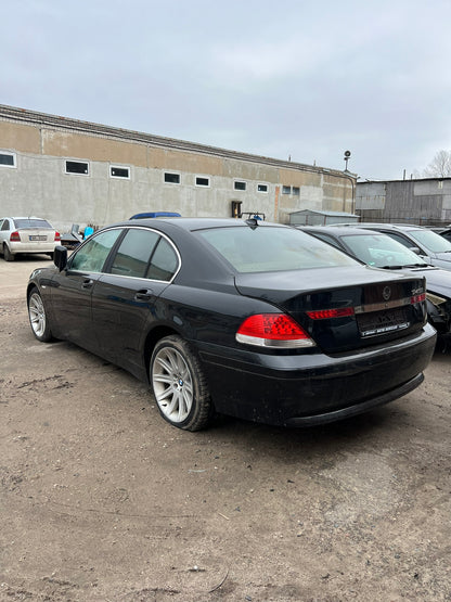 BMW E65 745 2002.G.