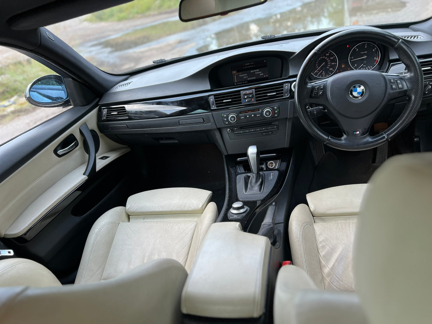 BMW 320d 2008.g.
