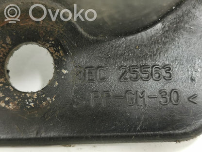 Priekšpusē bampera turētājs