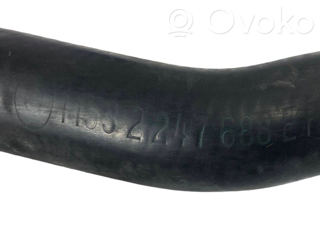 Caurulīte (-es) / šļūtene (-es)