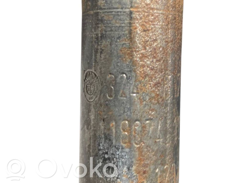 Stūres pastiprinātāja šļūtene (-es) / caurulīte (-es)