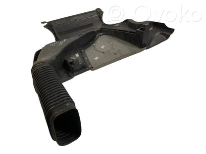 Dzinēja pārsegs (dekoratīva apdare)