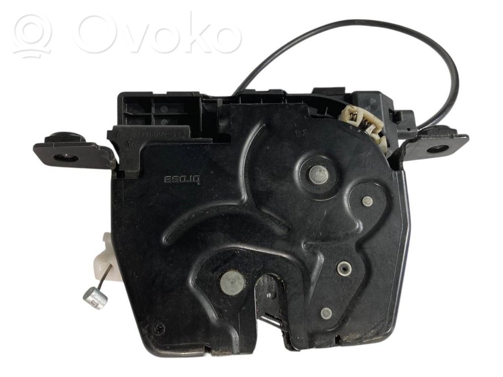 Замок задней крышки