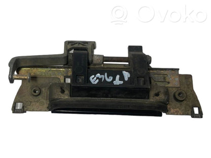 External opening handle