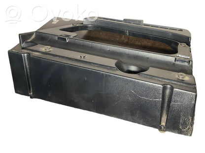 Bagāžnieka sānu apakšējās apdares panelis