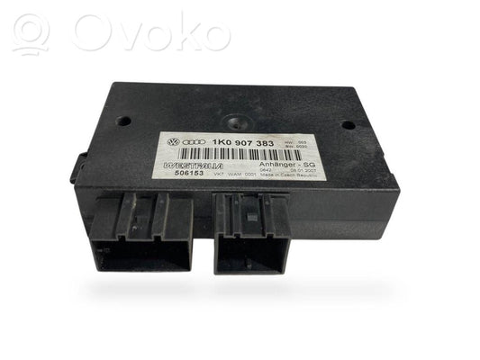 Piekabes āķa vadības bloks