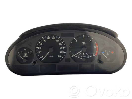 Speedometer (in the instrument panel)