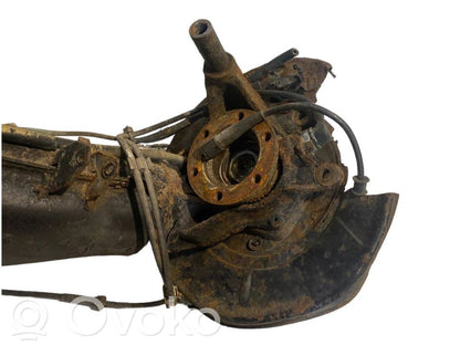 Aizmugurē riteņa rumbas vārpstas šarnīrs (stupica, capfa)