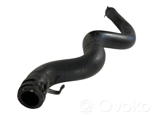 Caurulīte (-es) / šļūtene (-es)