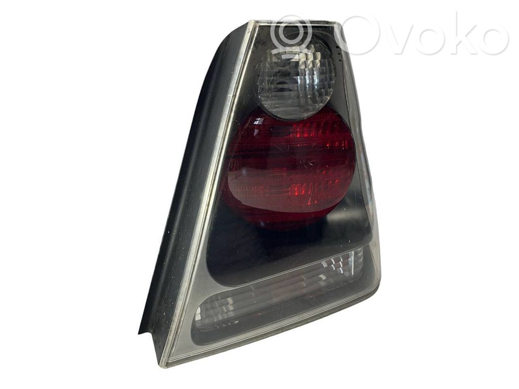 Задний фонарь в кузове