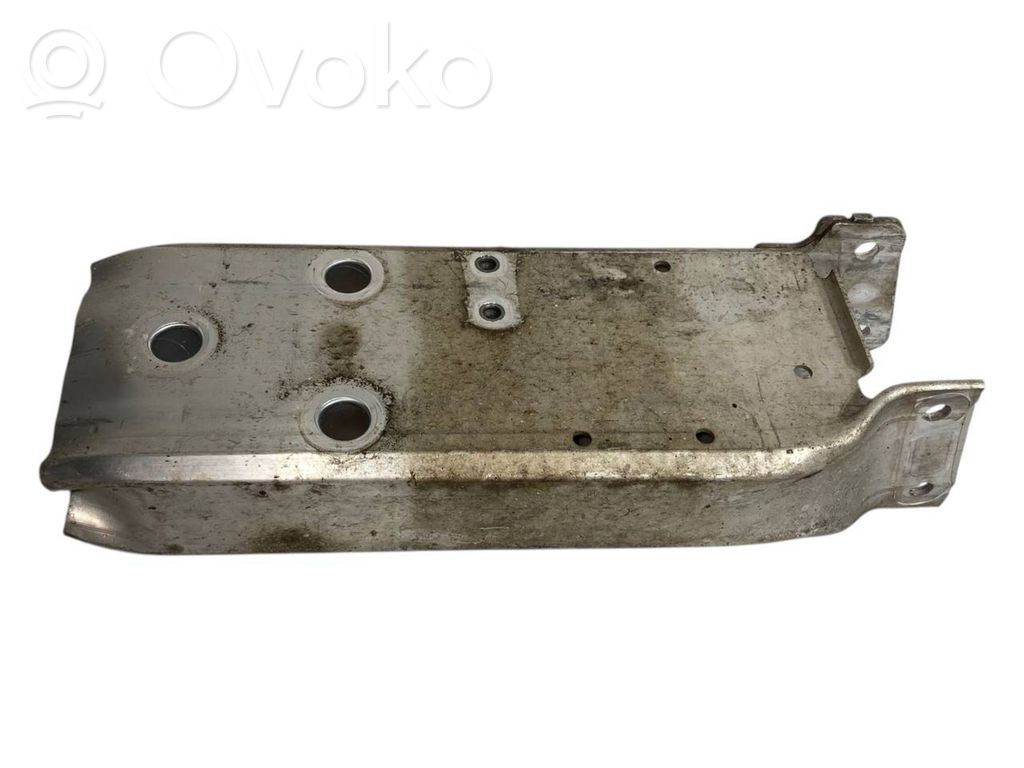 Priekšpusē bampera amortizators