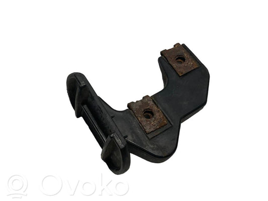 Priekšpusē bampera turētājs