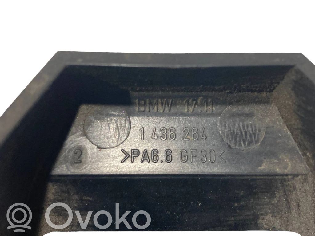 Radiator(s) holder/bracket