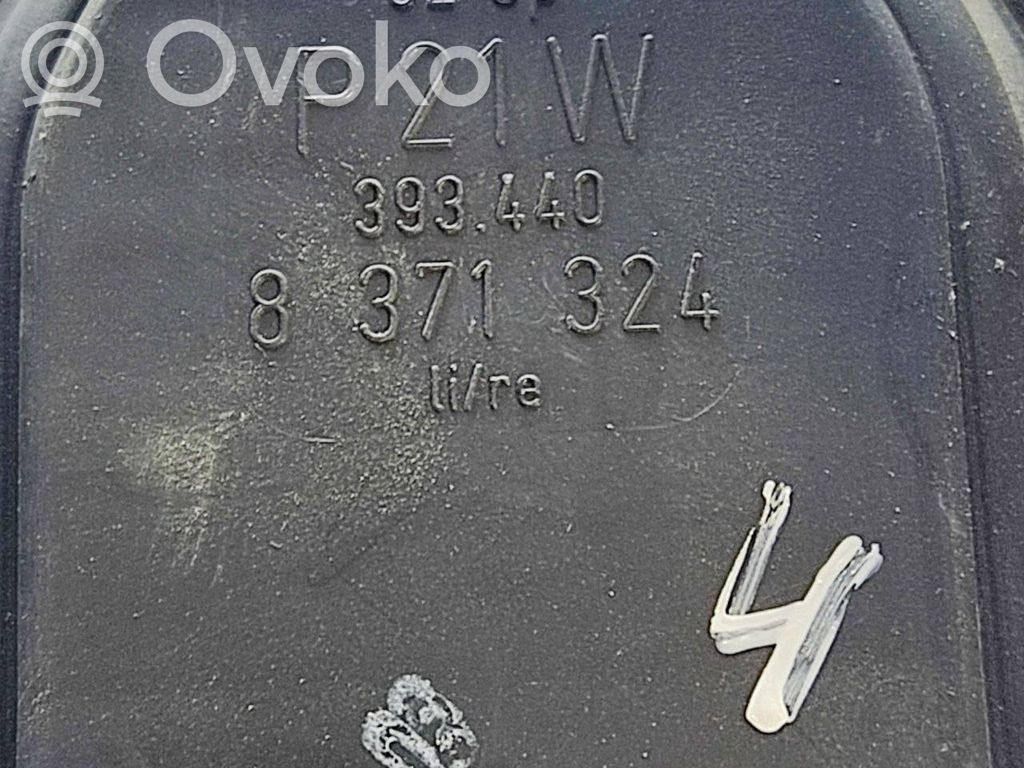 Aizmugurējais lukturis virsbūvē
