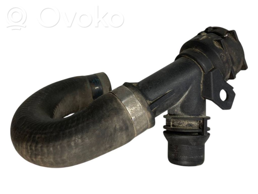 Caurulīte (-es) / šļūtene (-es)