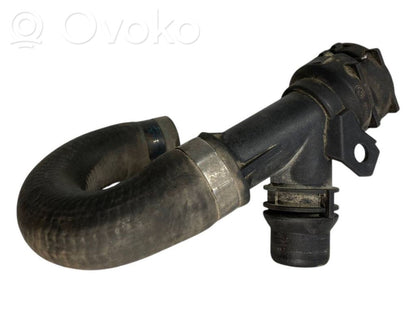 Caurulīte (-es) / šļūtene (-es)