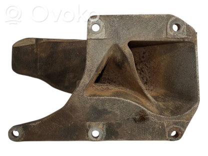 Dzinēja nostiprināšanas stiprinājums-kronšteins