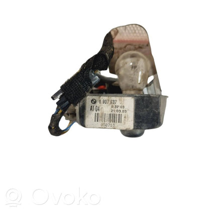 Aizmugurējais lukturis pārsegā