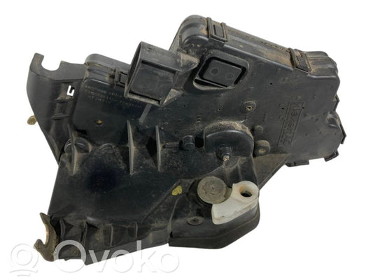 Замок сзади