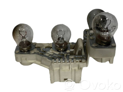 Держатель крышки заднего фонаря