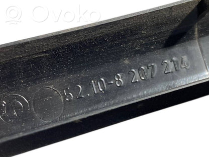 Priekšējā pasažiera sēdekļa sliedītes dekoratīvā apdare