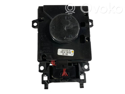 Multimediju kontrolieris