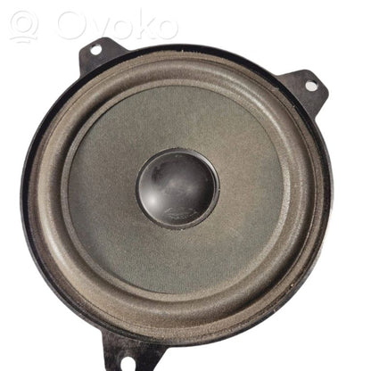 Speaker(s) in front door