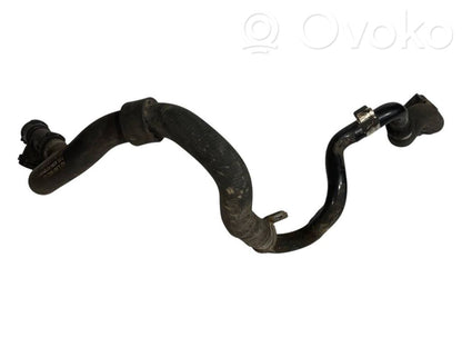 Caurulīte (-es) / šļūtene (-es)