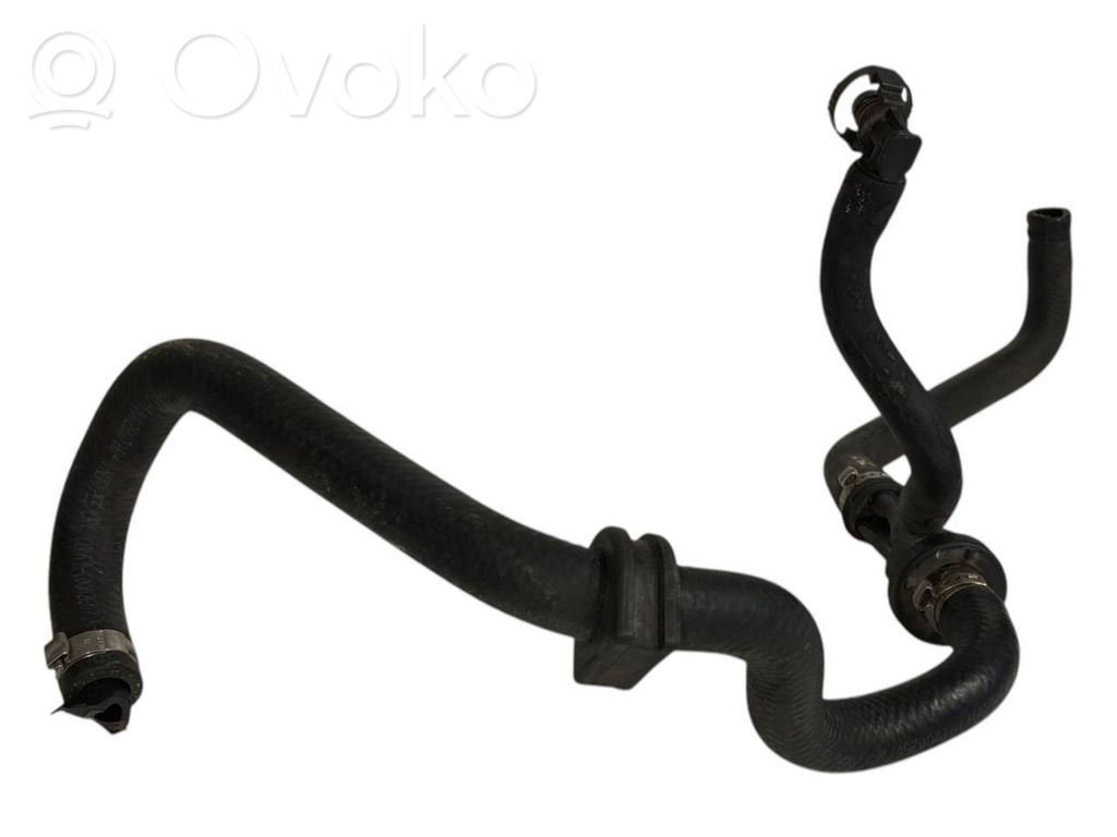 Caurulīte (-es) / šļūtene (-es)