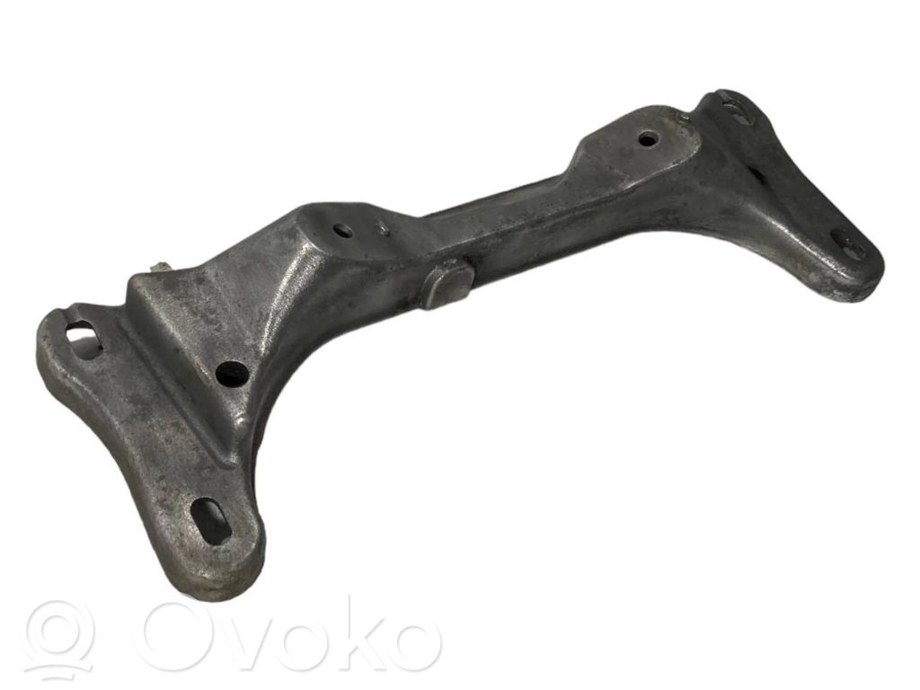 Кронштейн крепления трансмиссии