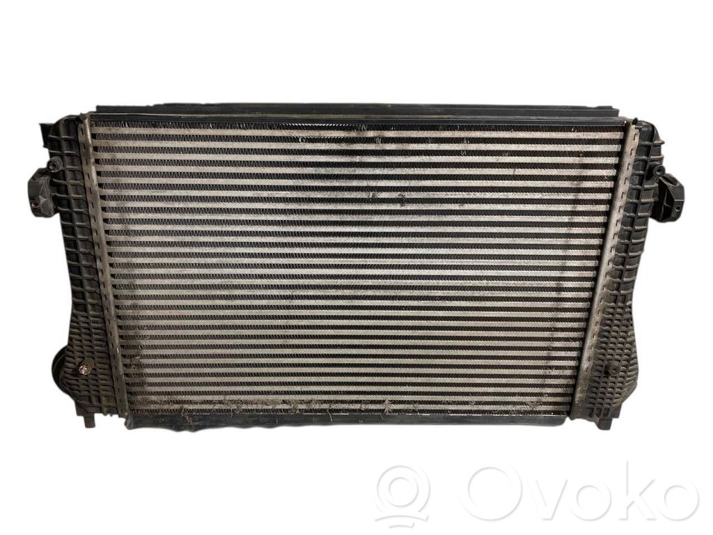 Starpdzesētāja radiators
