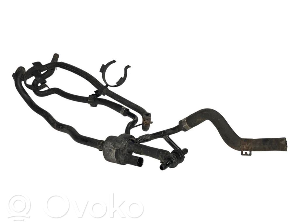 Caurulīte (-es) / šļūtene (-es)