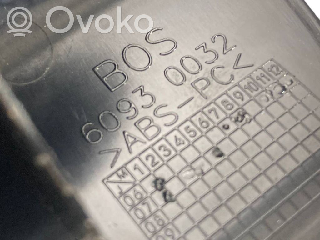 Cita veida bagāžnieka dekoratīvās apdares detaļa