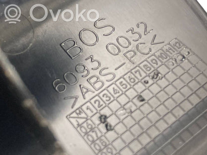 Cita veida bagāžnieka dekoratīvās apdares detaļa