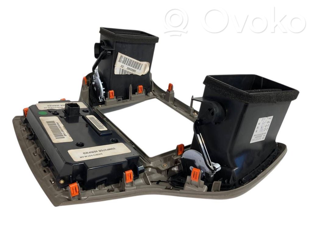 Gaisa kondicioniera / klimata kontroles / salona apsildes vadības bloks (salonā)