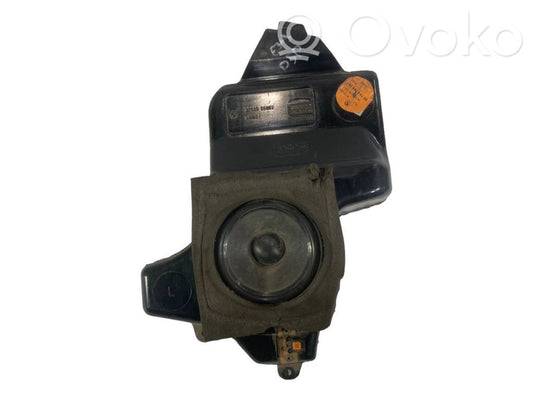 Speaker(s) in the rear door