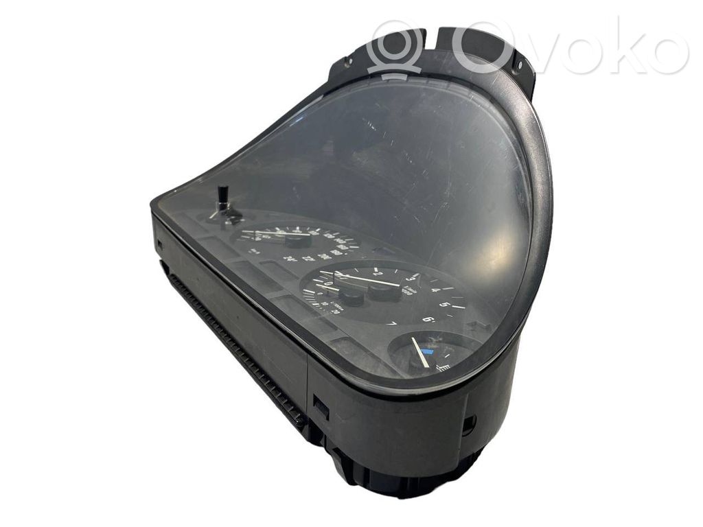 Spidometrs (instrumentu panelī)