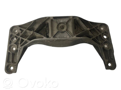 Transmission mounting bracket