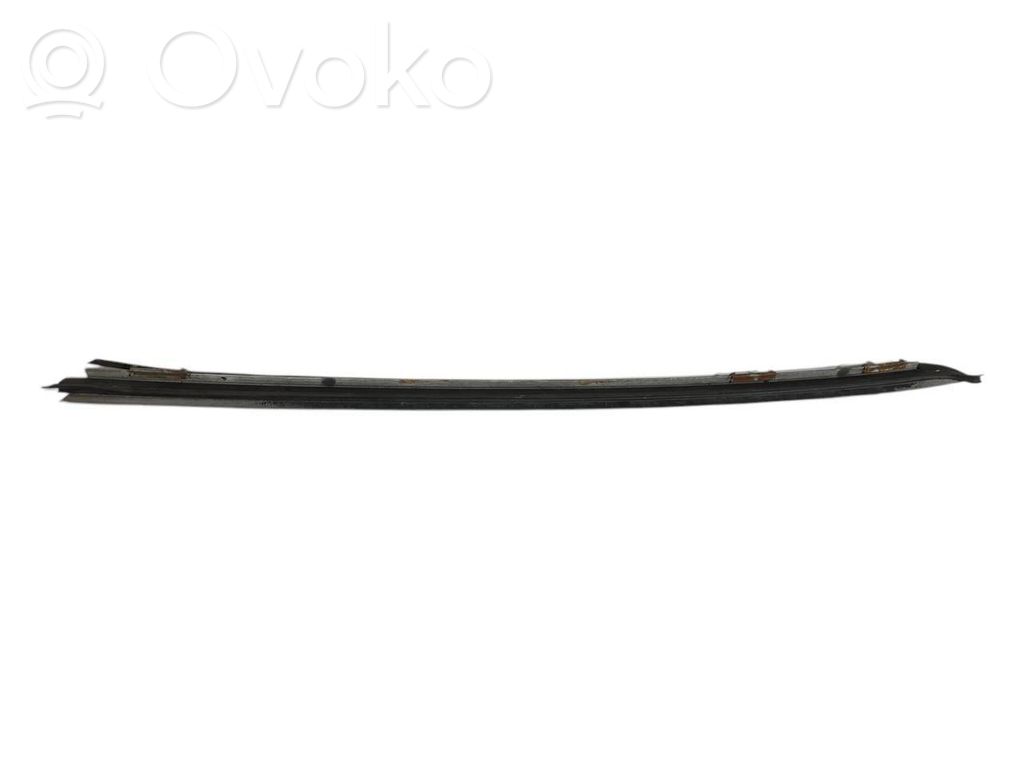 Vējstikla dekoratīvā apdare