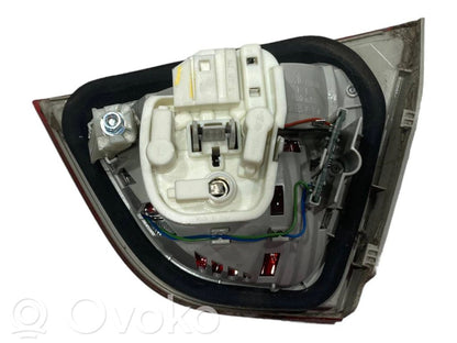 Aizmugurējais lukturis pārsegā