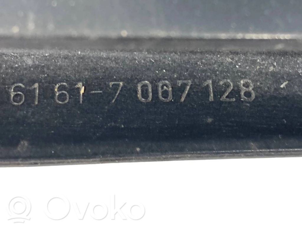 Windshield wiper arm
