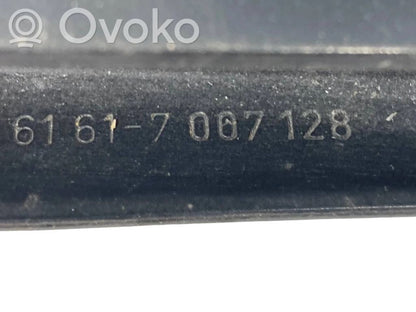 Windshield wiper arm