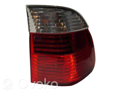 Aizmugurējais lukturis virsbūvē