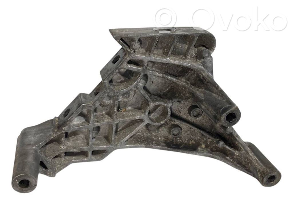 Dzinēja nostiprināšanas stiprinājums-kronšteins