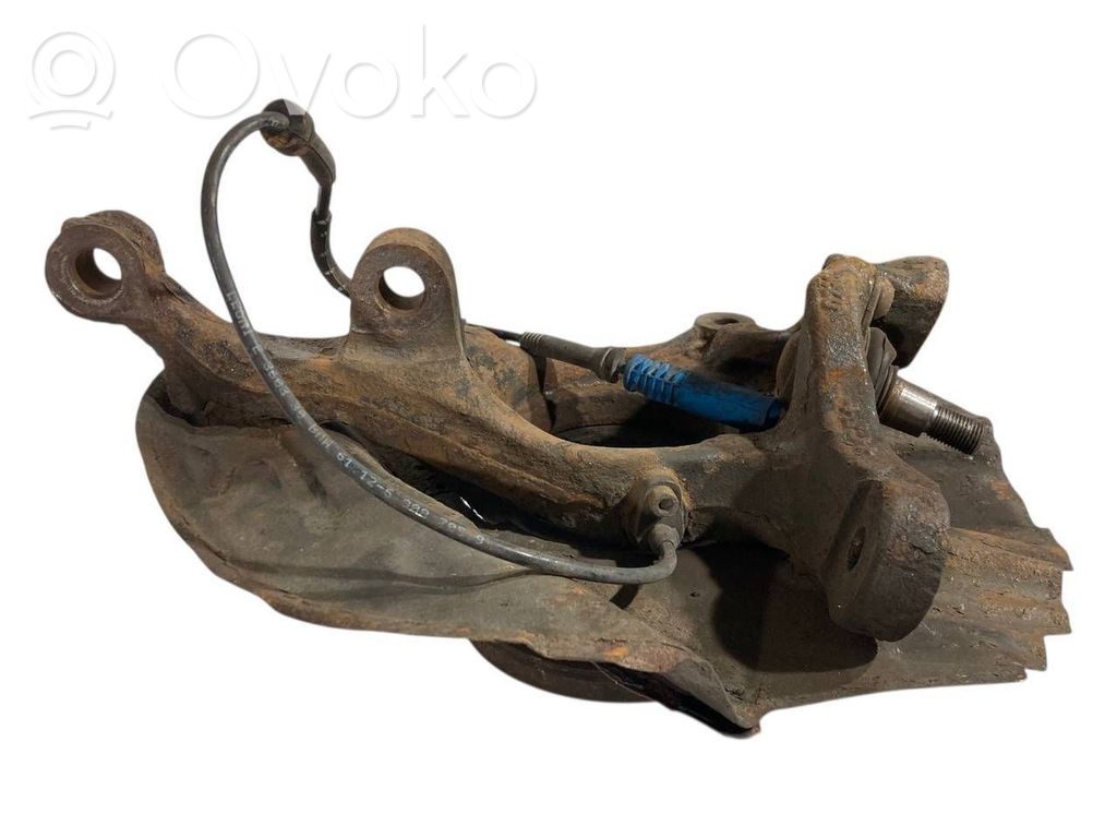 Priekšējā riteņa rumbas vārpstas šarnīrs (stupica, capfa)