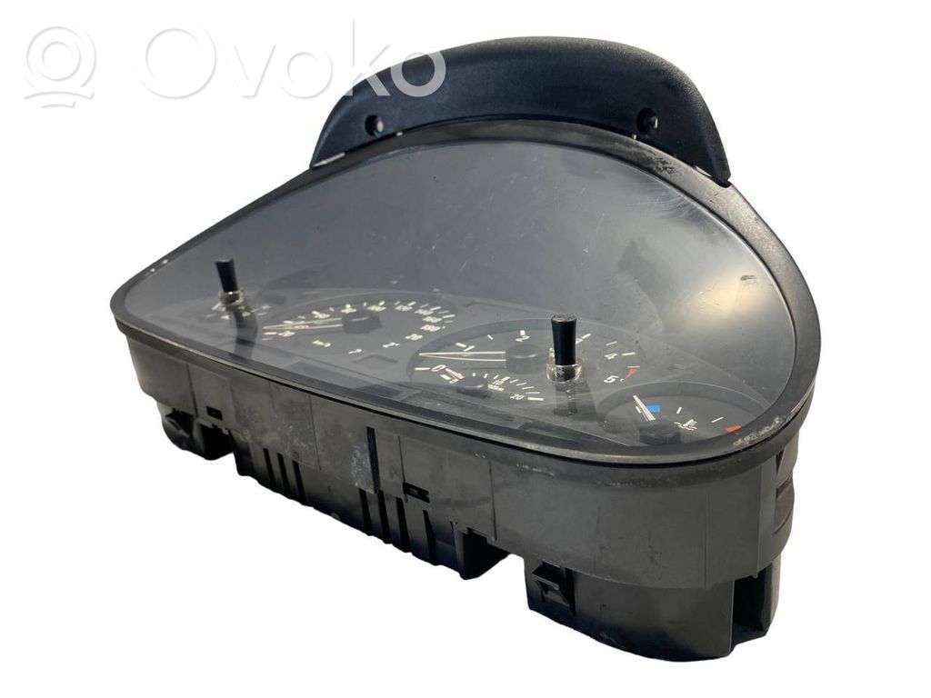 Speedometer (in the instrument panel)