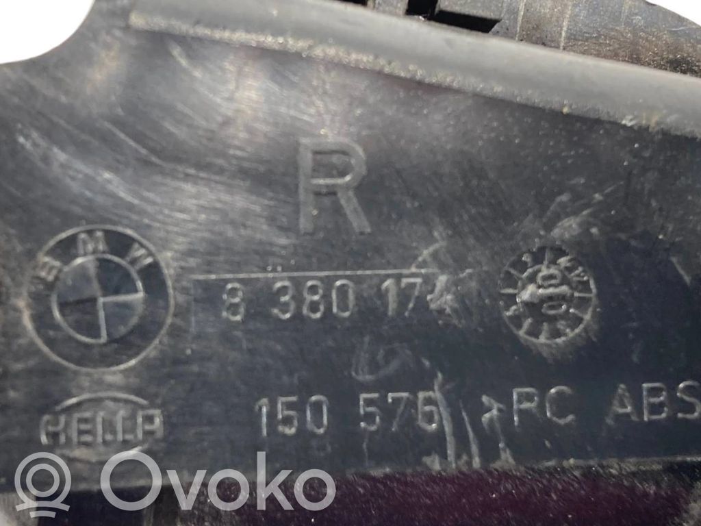 Priekšējo durvju apgaismojums (iekšpusē)