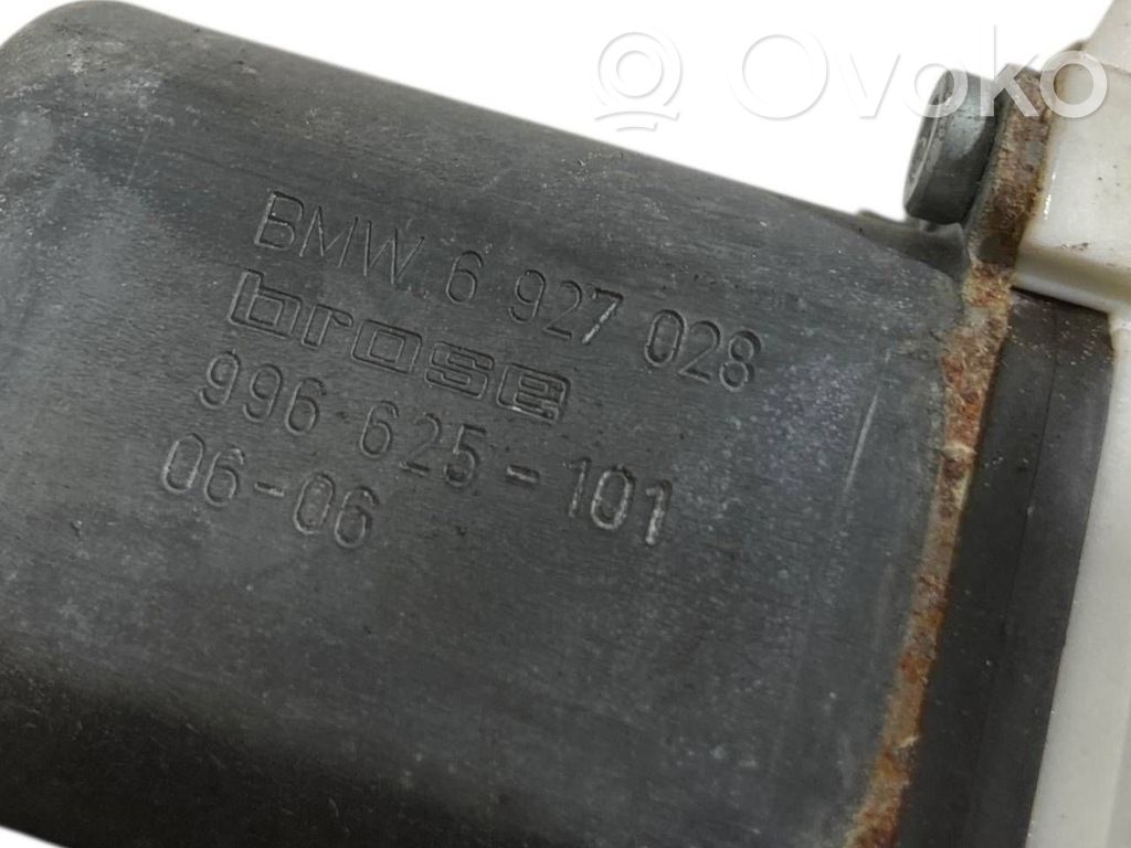 Priekšpusē elektriskā loga pacelšanas mehānisma komplekts