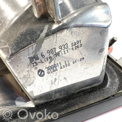 Aizmugurējais lukturis virsbūvē